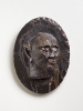 Weinender Held